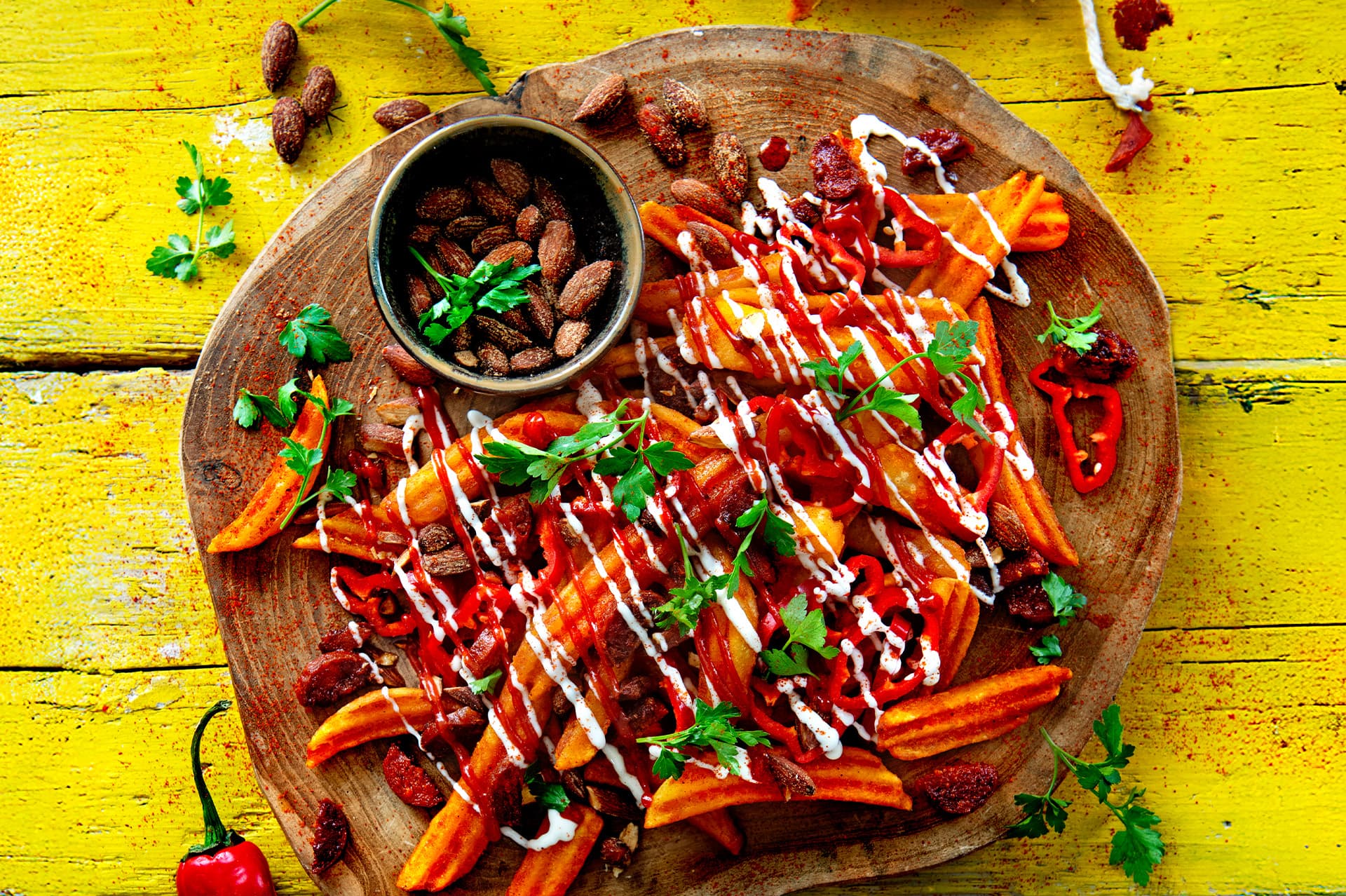 loaded-fries-in-stil-bravas