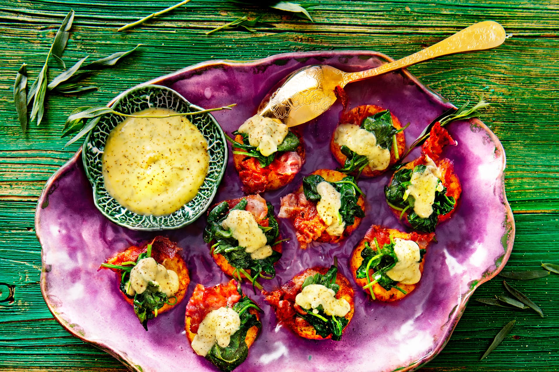 rösti cu spanac, bacon și sos bearnaise