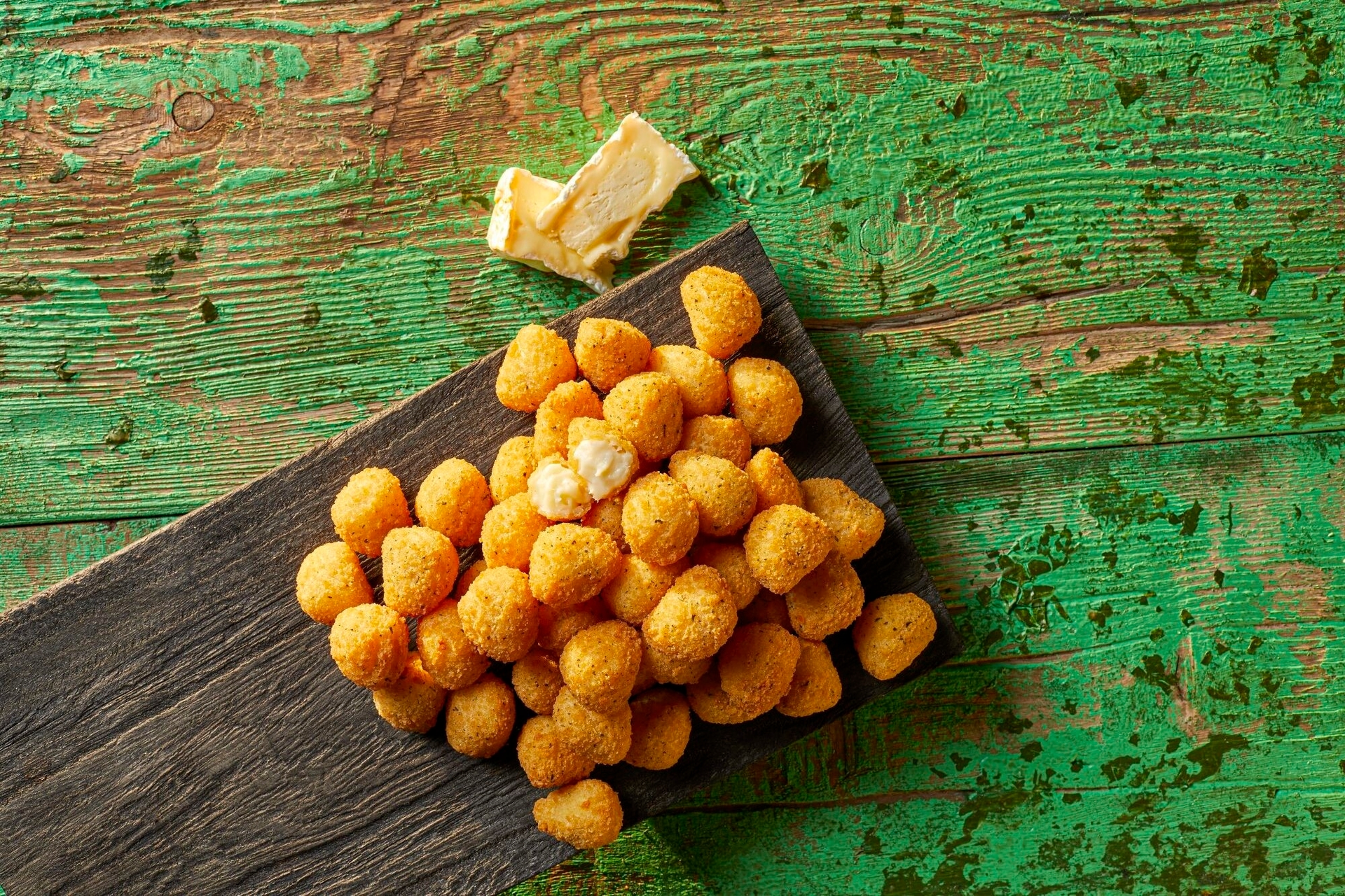 Aviko gustari_cu_branza_camembert_farfuria