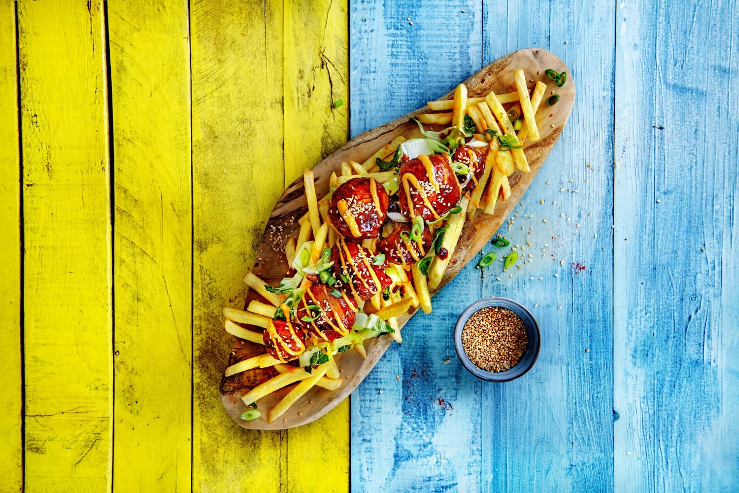 loaded_fries_si_conopida_prajita_in_stil_coreean | Rețete cu produse Aviko pentru servicii alimentare