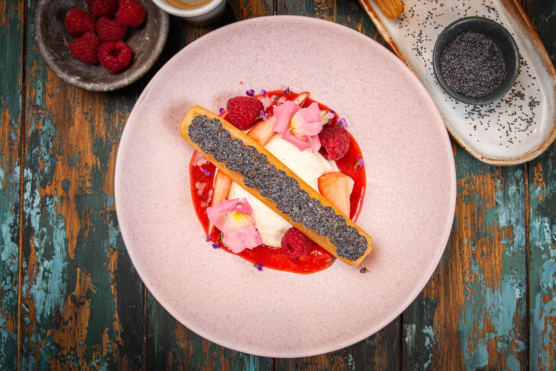 churros_cu_mac_crema_diplomat_si_compot_de_zmeura_si_capsuni