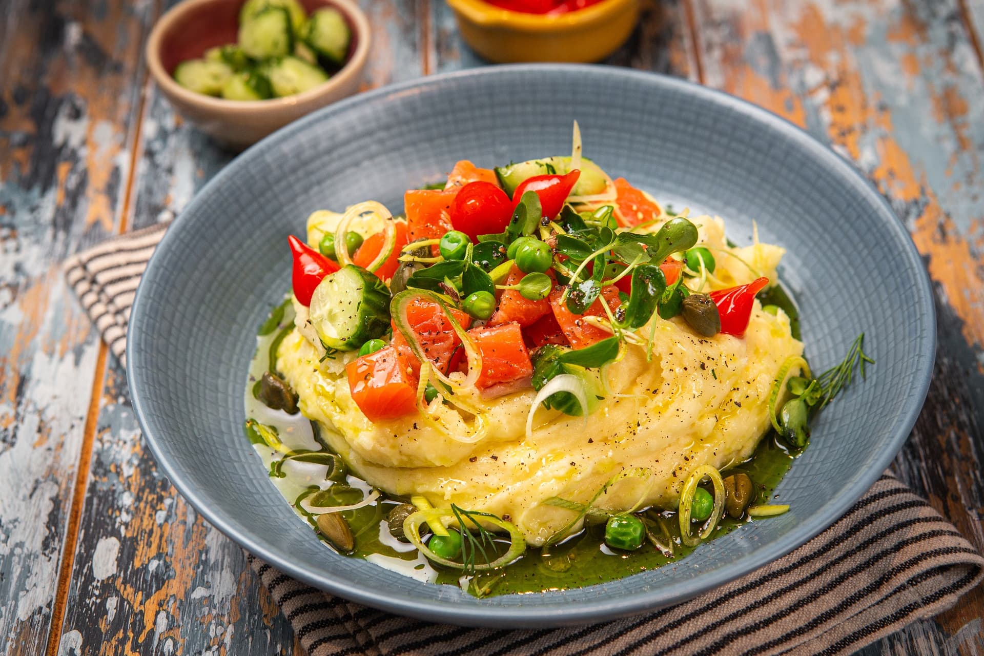 piure_de_cartofi_fi_somon_si_ulei_aromat_cu_marar