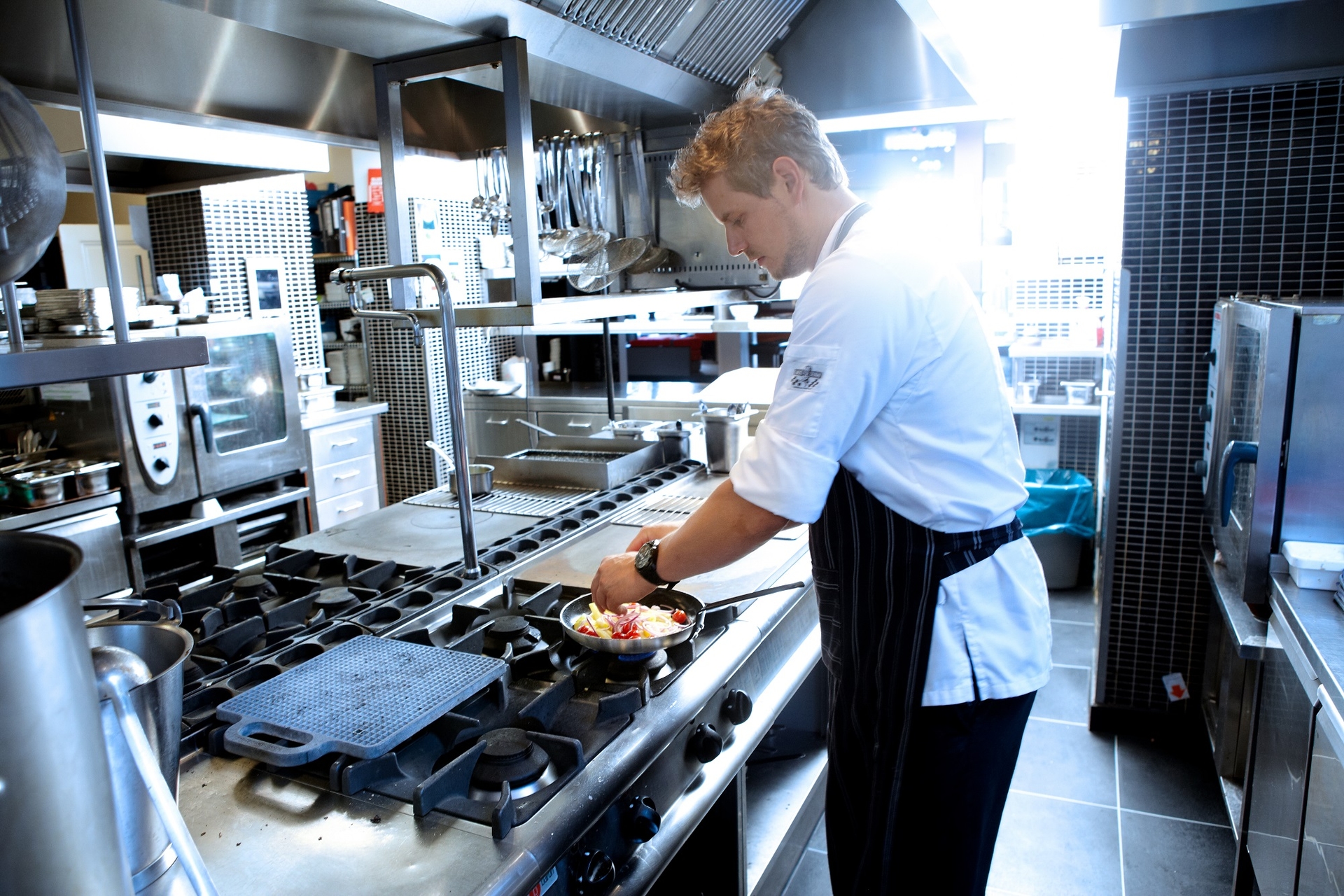 ce-face-un-restaurant-sa-fie-profitabil-perspective-din-domeniul-restaurantelor-de-lux-si-fast-food