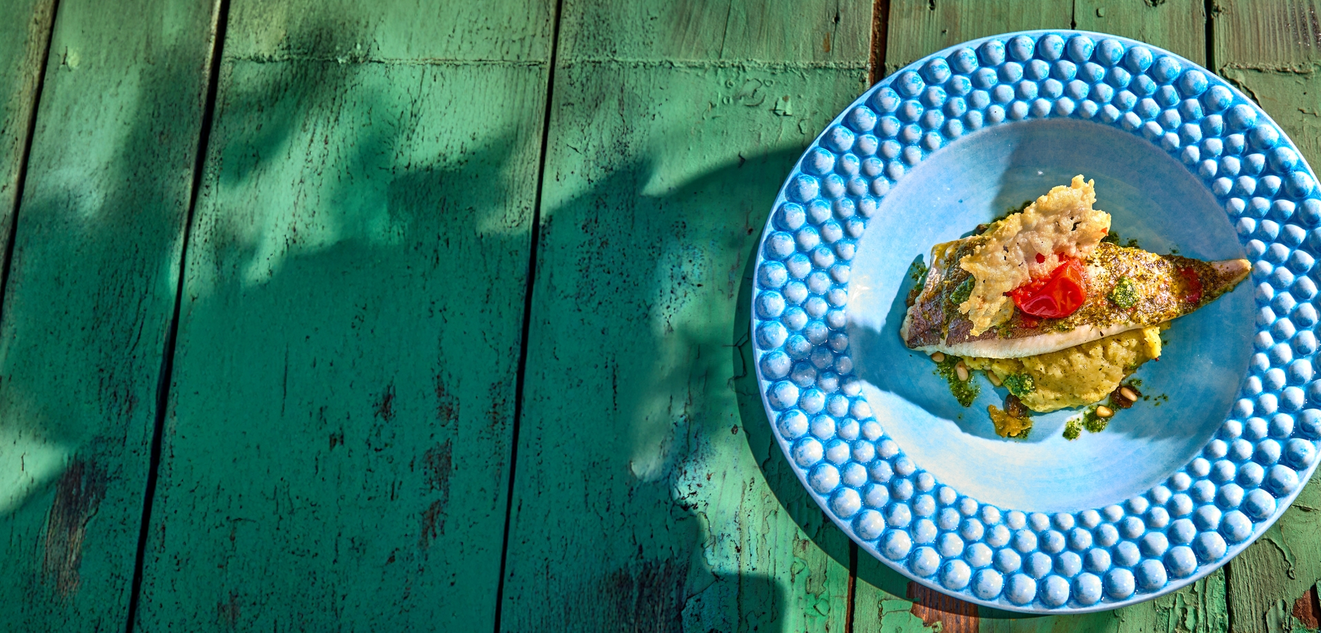 pan_fried_mackerel_smokey_mash_and_rocket_pesto