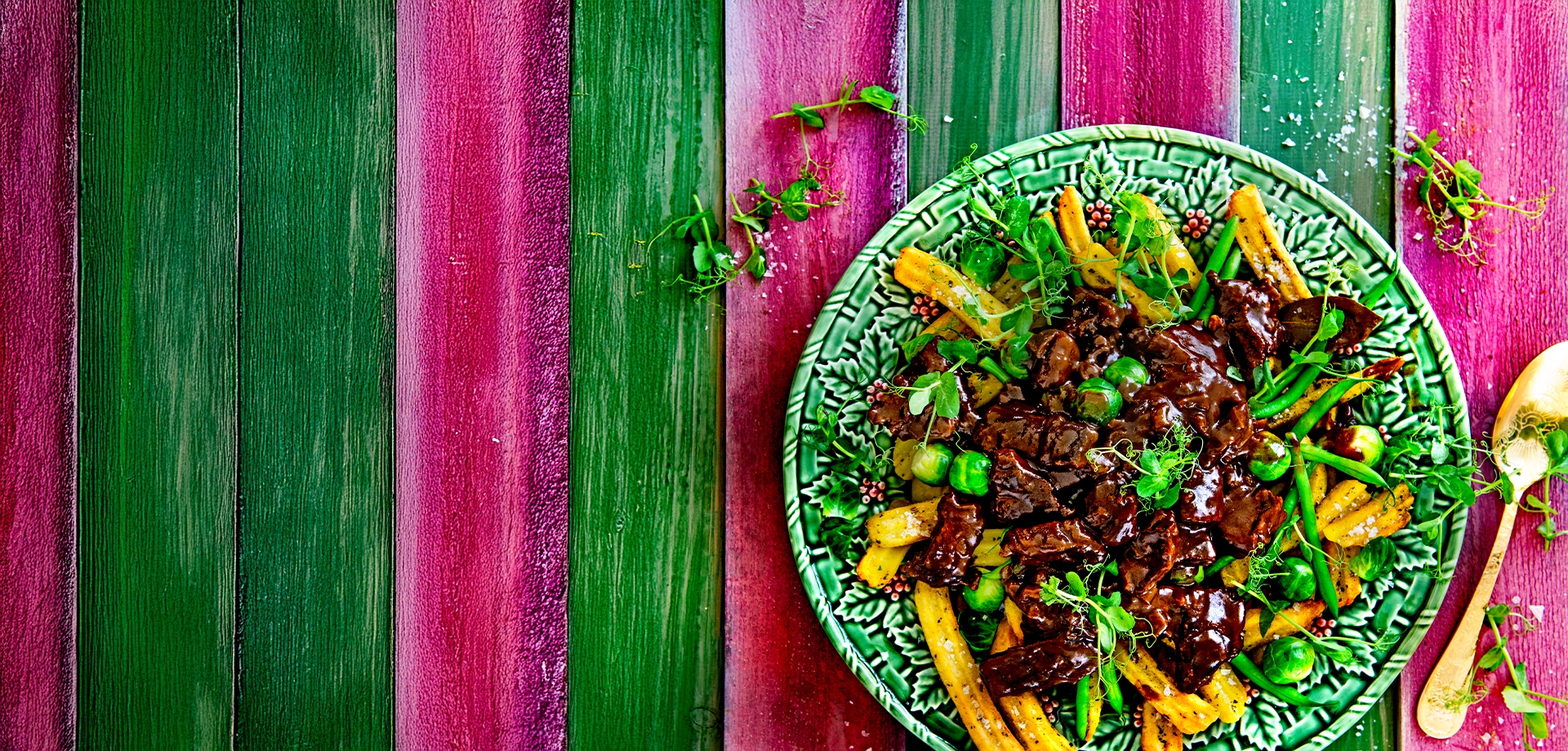 loaded fries cu tocană cu carne